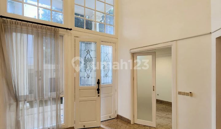 Modern Classic House 2 Lantai Siap Huni di Cilandak 2