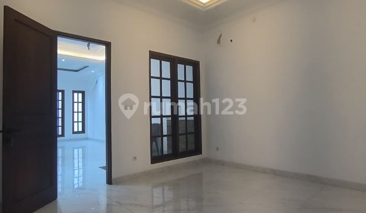 Rumah bagus hook 2 lantai di Duren Sawit, Jakarta Timur. 2
