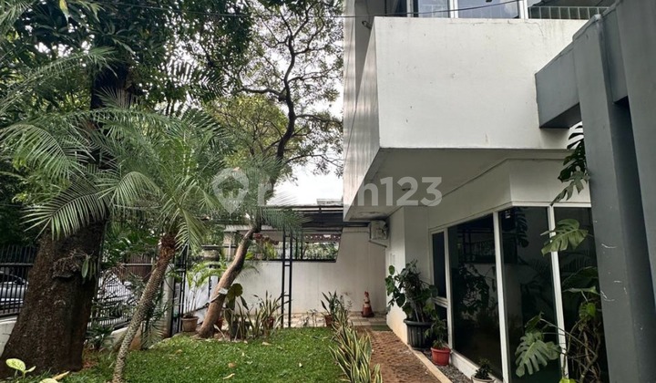 Rumah Kantor 2 lantai di Senopati, Jakarta Selatan.