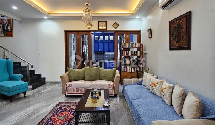 Rumah 2 Lantai Fully Furnished di Lebak Bulus, Jakarta Selatan.
