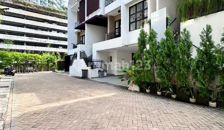 Rumah 2 Lantai di Kemang, Jakarta Selatan.