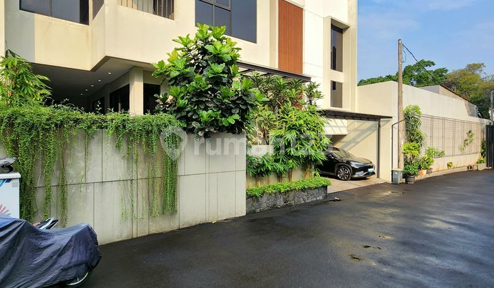 Minimalist Modern 3 Floors Fully Furnished in Cilandak 2