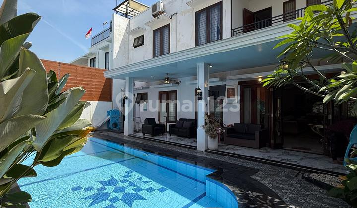 Rumah 2 lantai di Pejaten, Jakarta Selatan.