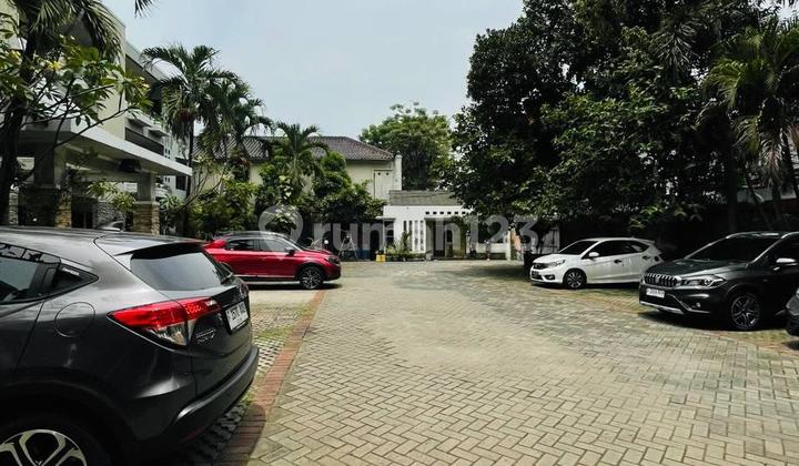 Strategic 3.5-story boarding house in Kuningan, South Jakarta. 2