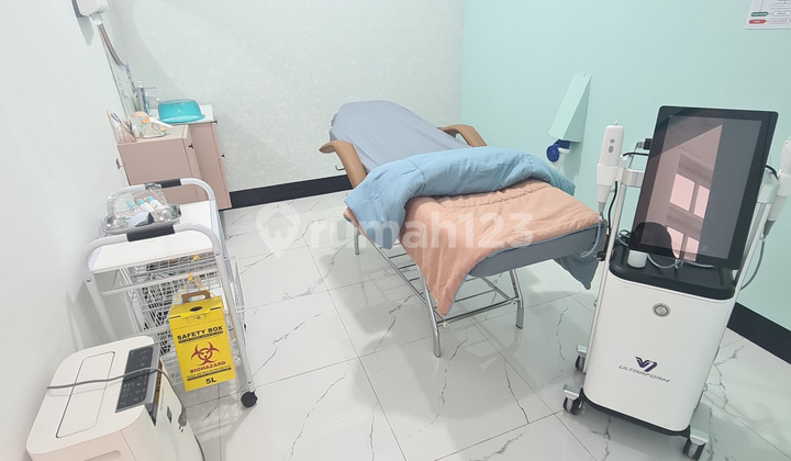 Luxury Fully Furnished House in Dukuh Kupang Surabaya 2