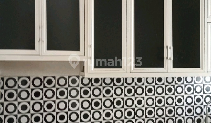 DIKONTRAKKAN RUMAH DI TAMAN DHIKA SIDOARJO KOTA 2