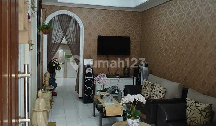 Dijual Rumah di Darmo Indah 1