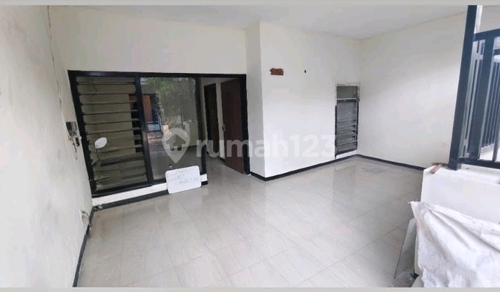 For Rent House in Tropodo Sidoarjo 2