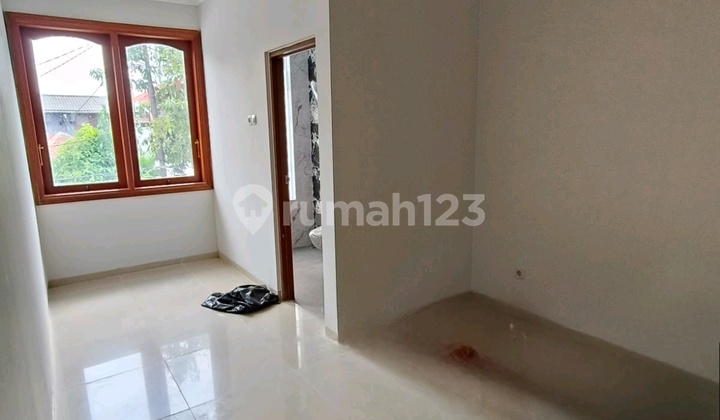 For Rent Minimalist House Ready to Occupancy Dukuh Kupang 2 Floors 3 Bedrooms Area 180m² Near Ciputra World West Surabaya 2