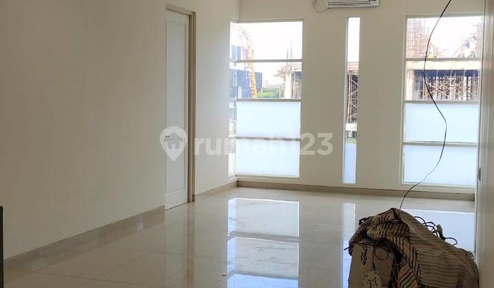 Dian Istana Surabaya