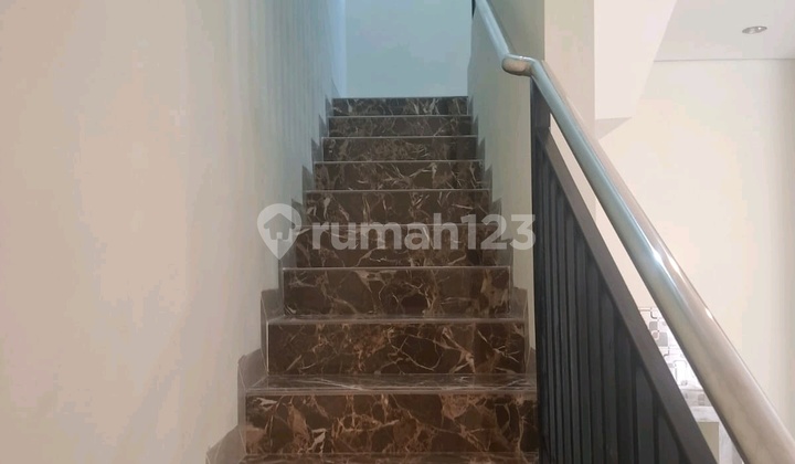 New Darmo Indah House Near Satellite, Sukomanunggal 2