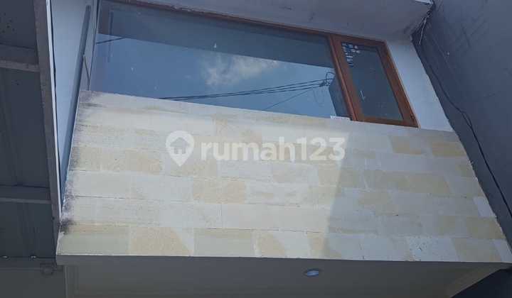 Comfortable House with Strategic Location in the First Residential Area of Gatsu Residence Kembang Jempiring 2