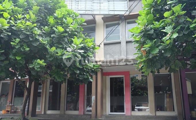 3-Story Shop House in a Very Strategic Location on Jl Pajajaran Bogor, Freehold Title (SHM)