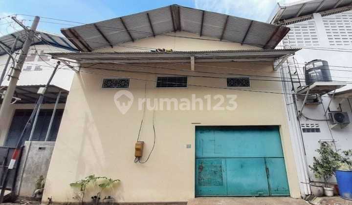 East Lebak Warehouse Strategic Flood-Free East Lebak Warehouse Strategic Flood-Free