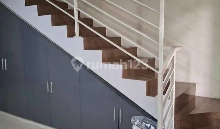 Dijual Rmh di Sukolilo Dian Regency Sby Timur