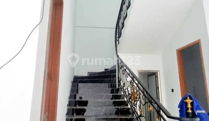 Rumah Bangunan Baru Manyar Rejo 2