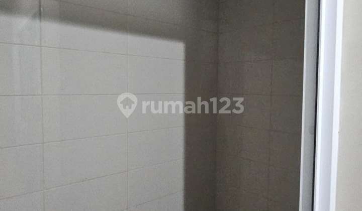 Murah !! DISEWAKAN RUMAH CLUSTER EROPA ABR 7 SIAP HUNI  2