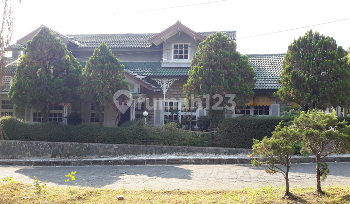 Cheap !! FOR SALE 2-STORY FULLY FURNISHED VILLA IN CIPANAS BOGOR, SERENE AND READY TO OCCUPY Cheap !! FOR SALE 2-STORY FULLY FURNISHED VILLA IN CIPANAS BOGOR, SERENE AND READY TO OCCUPY