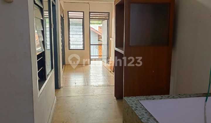 Cheap!! For Sale and Rent House on Jl Lumba Lumba Rawamangun, 2 Floors, Flood-Free 2