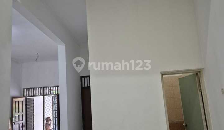 DISEWAKAN DI JL. GADING MAS RUMAH SIAP HUNI 2 LANTAI 