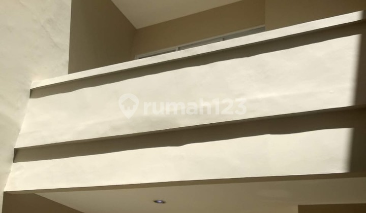 Murah !! Dijual Rumah 2 Lantai di Taman Modern Cakung 2