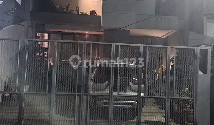 Murah !! Dijual Rumah Modern 2 Lantai Sudah Tinggi Dari Jalan di Kelapa Gading Nias Murah !! Dijual Rumah Modern 2 Lantai Sudah Tinggi Dari Jalan di Kelapa Gading Nias