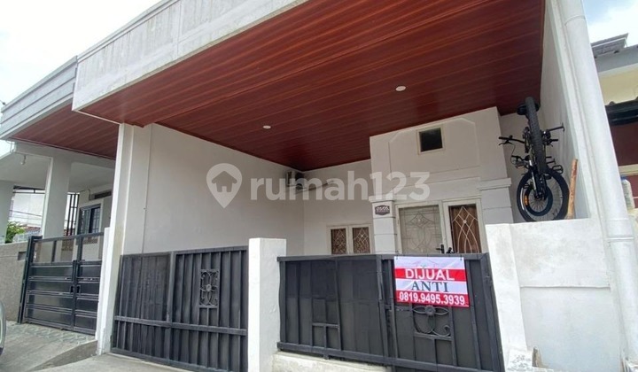 Murah !! Dijual Rumah 1, 5 Lantai di Harapan Indah Bekasi 1