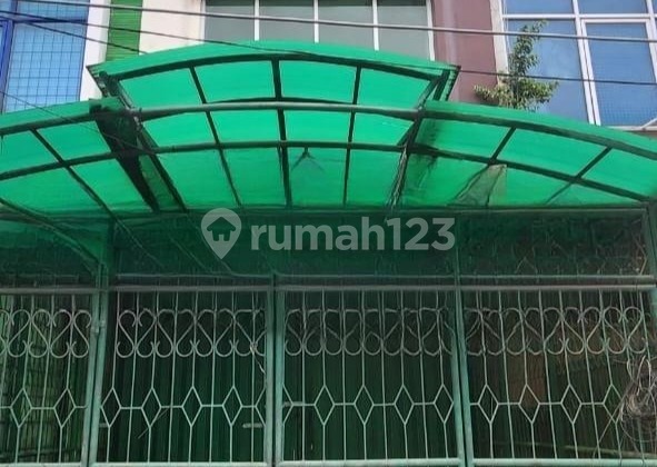 Murah !! Dijual Ruko 3 Lantai di Pinggir Jalan Raya Murah !! Dijual Ruko 3 Lantai di Pinggir Jalan Raya