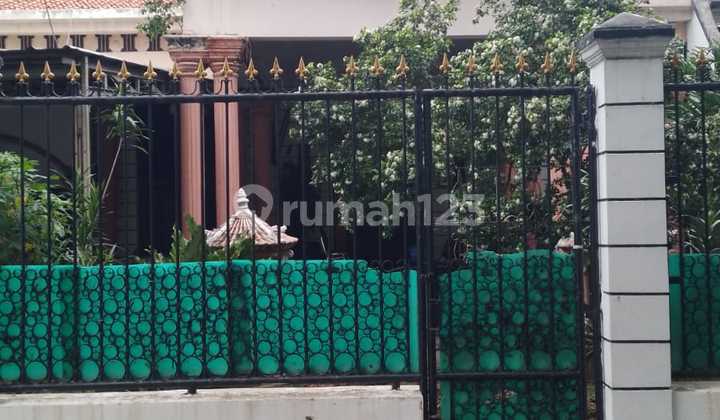 Murah !! Dijual Rumah Kost-Kostan di Kelapa Gading Lokasi Strategis Dilalui Kendaraan Umum Murah !! Dijual Rumah Kost-Kostan di Kelapa Gading Lokasi Strategis Dilalui Kendaraan Umum