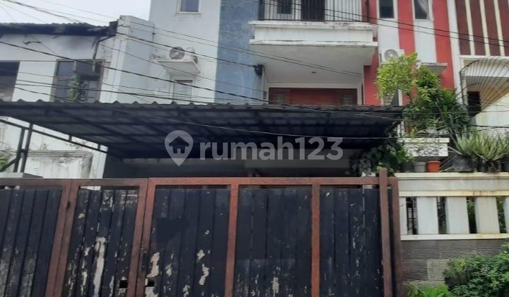 Cheap !! House for Sale in Kelapa Gading with Boarding Rooms