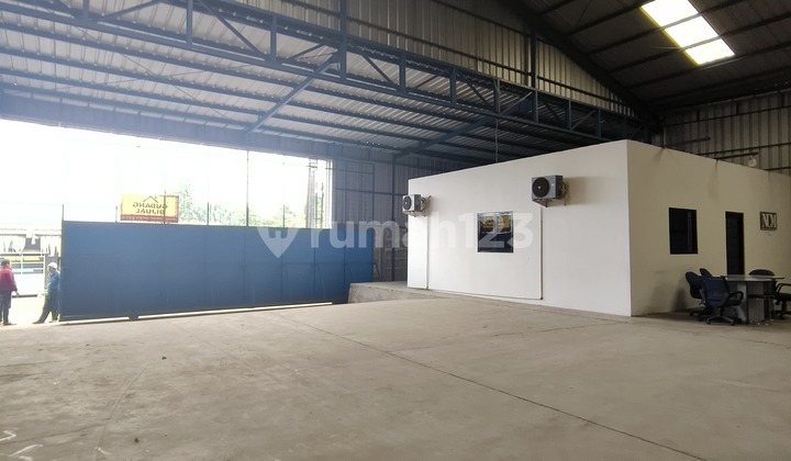 Cheap!! Ready-to-Use Warehouse for Sale with Office Building Already Available