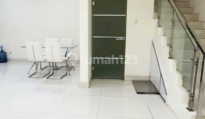 Cheap !! NICE HOUSE FOR SALE 7x15 KELAPA GADING SEMI FURNISHED