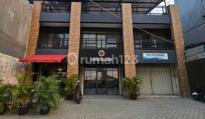 Murah !! DIJUAL 3 RUKO GANDENG 3 LANTAI COCOK UNTUK USAHA DAN KANTOR DI CAKUNG JAKARTA TIMUR