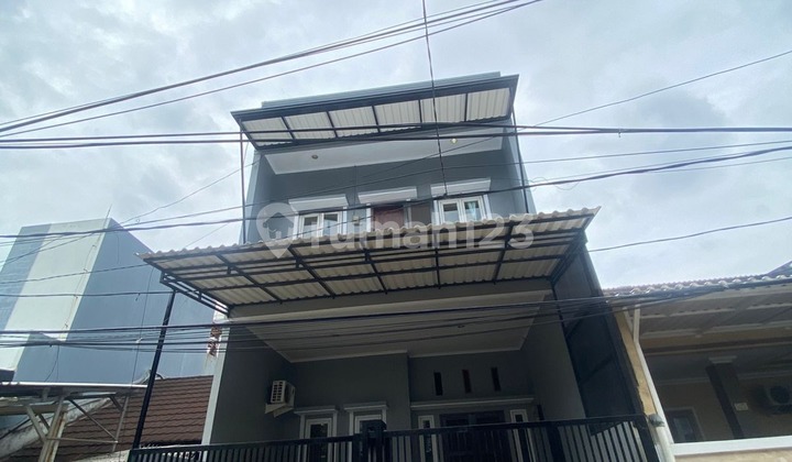 Cheap!! For Sale and Rent House on Jl Kulintang, 3 Floors, Fully Ready to Live In, Already Renovated, Flood-Free Cheap!! For Sale and Rent House on Jl Kulintang, 3 Floors, Fully Ready to Live In, Already Renovated, Flood-Free