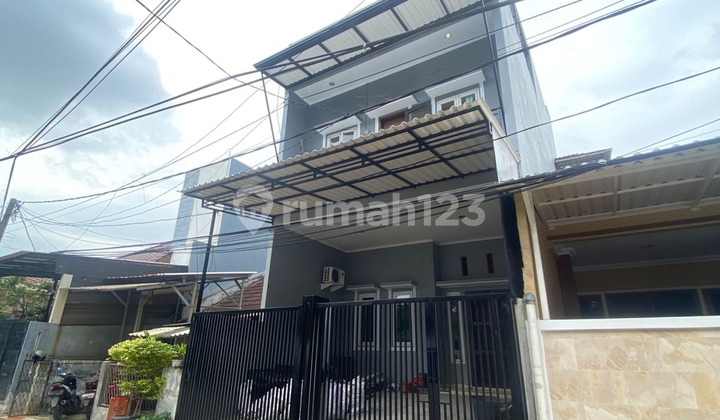 Murah !! Dijual dan Disewakan Rumah di Jl Kulintang 3 Lantai Full Siap Huni Sudah di Renovasi Bebas Banjir 2