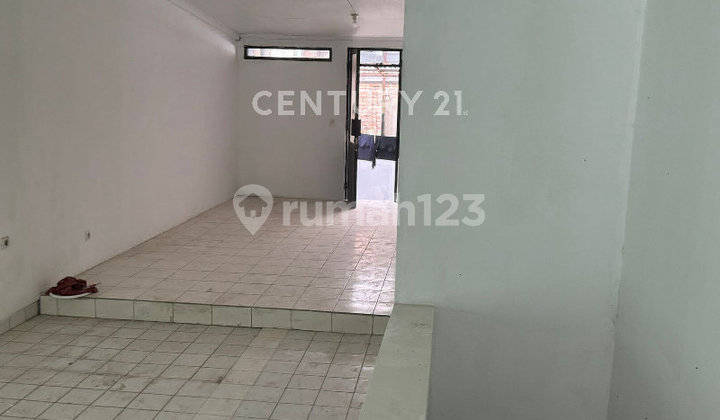 Kopo Kencana Shophouse Suitable for Offices. Spacious and Secure Parking. 2