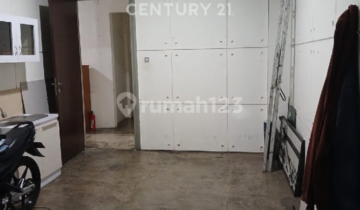 Rent 1 Floor Room in Astana Anyar for Business Rent 1 Floor Room in Astana Anyar for Business