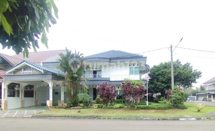 Dijual Rumah Mewah Hoek di Dalam Cluster Taman Yasmin