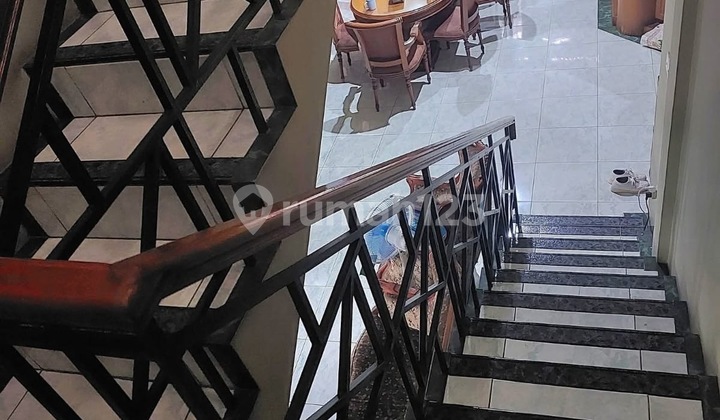 Dijual Rumah Komplek Bulog Jatiwarna Posisi Hook Semi Furnished 2