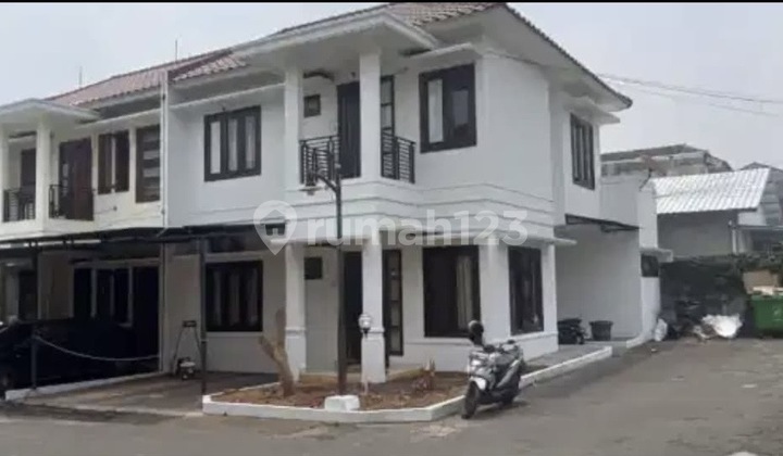 Dijual Cepat Nego Rumah Town House Ragunan, Lingkungan Asri