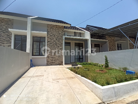 Minimalist Home Ready to Occupied Strategic Location and Comfortable Environment 2