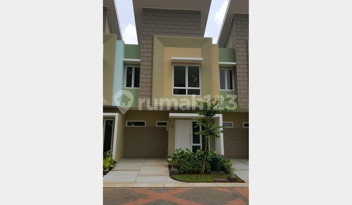 For Sale Ready-to-Live-in House in Arcadia Village Gading Serpong