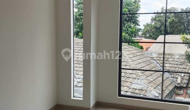 2-Story House Strategic Location in Kalisari, Pasar Rebo, East Jakarta 2