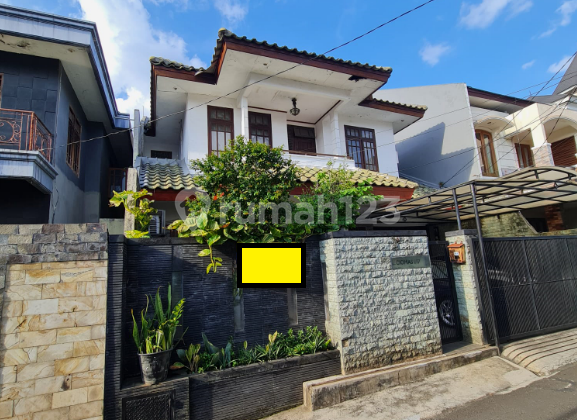 Old 2-story house in Kebayoran Baru area near Santa Market