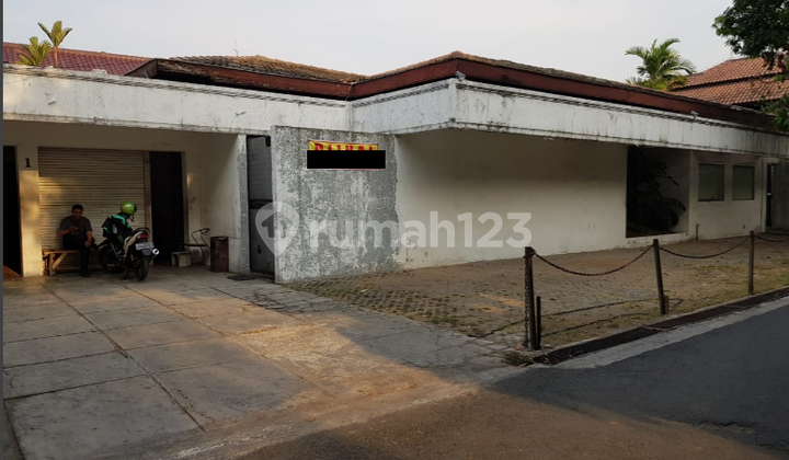RUMAH TUA HITUNG TANAH DI KEMANG RAYA JAKARTA SELATAN 2