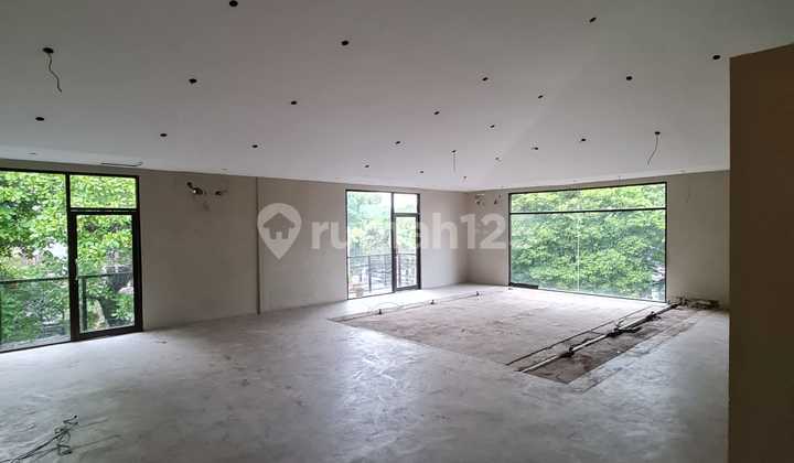 Ruang Usaha untuk Kantor dan Cafe Sangat Modern dan Minimalis