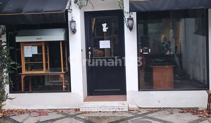 Shop House in North Dikemang with Location Around High Class Cafe Parking for 4 Cars
