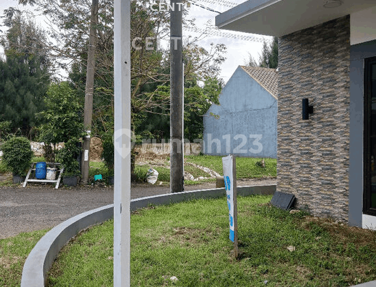 Good Luxury House Hook Position Ready to Occupancy in Dideltamas Central Cikarang