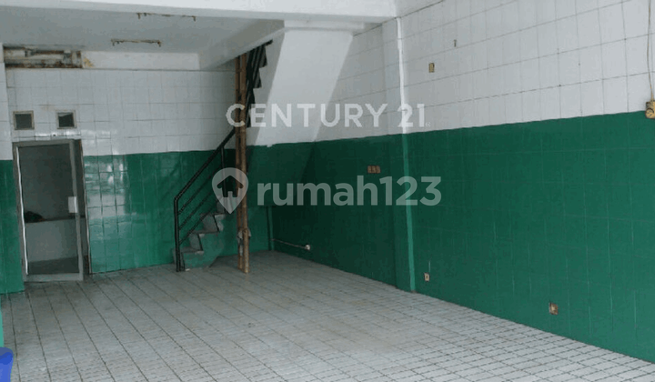 Attached Commercial House Ready to Use in East Bekasi 1