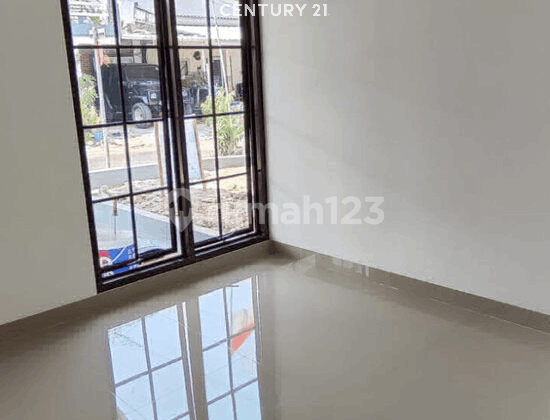 Good Luxury House Hook Position Ready to Occupancy in Dideltamas Central Cikarang 2